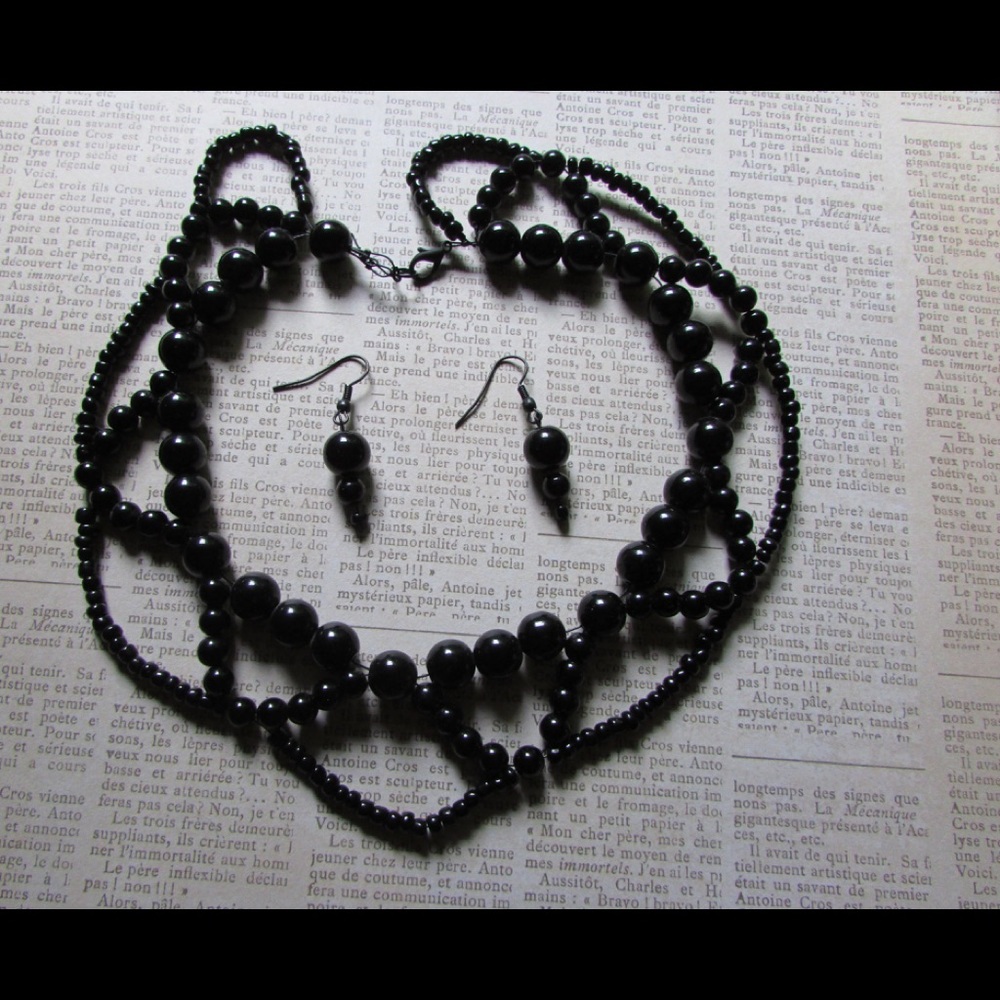 Beautiful black beaded necklace and earring set